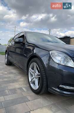 Седан Mercedes-Benz E-Class 2012 в 