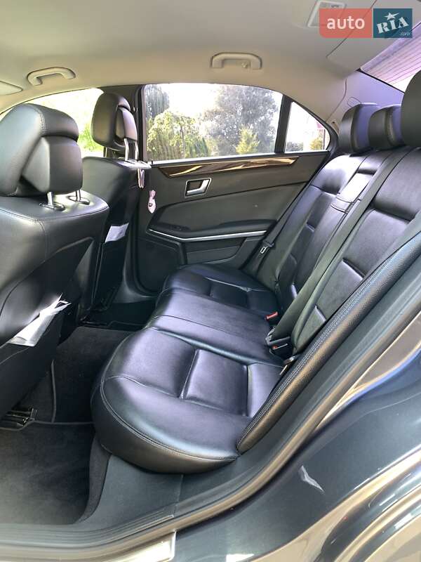 Седан Mercedes-Benz E-Class 2012 в Чернігові