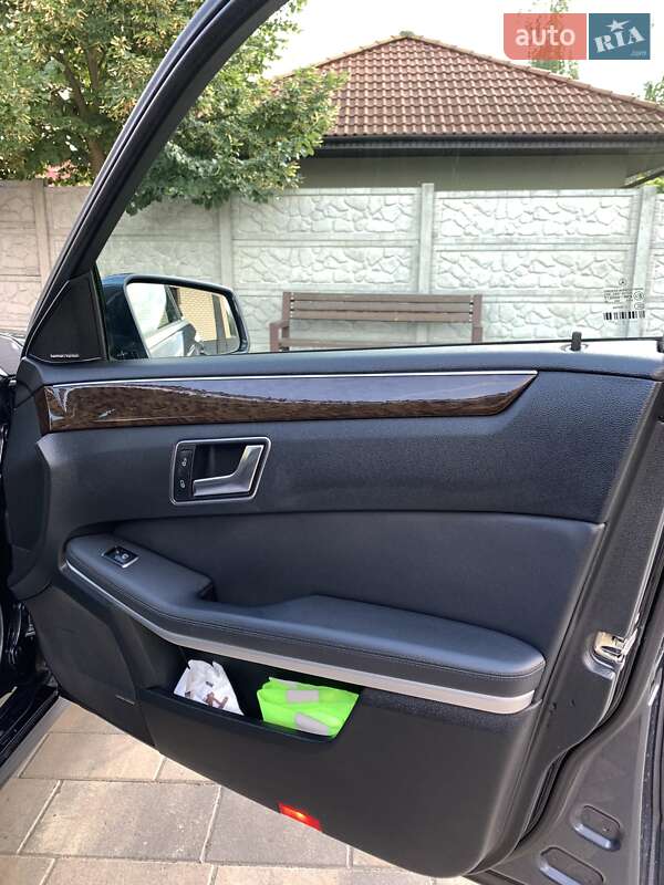 Седан Mercedes-Benz E-Class 2012 в Чернігові