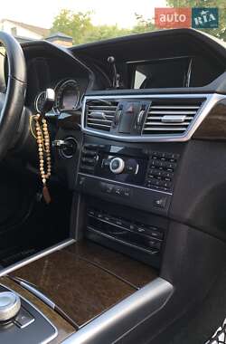 Седан Mercedes-Benz E-Class 2012 в 
