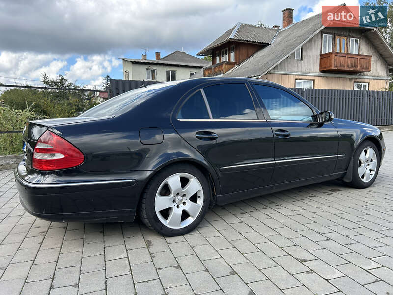 Седан Mercedes-Benz E-Class 2003 в Долине