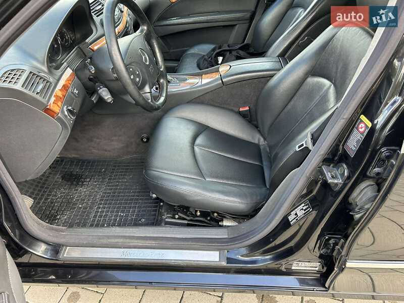 Седан Mercedes-Benz E-Class 2003 в Долине