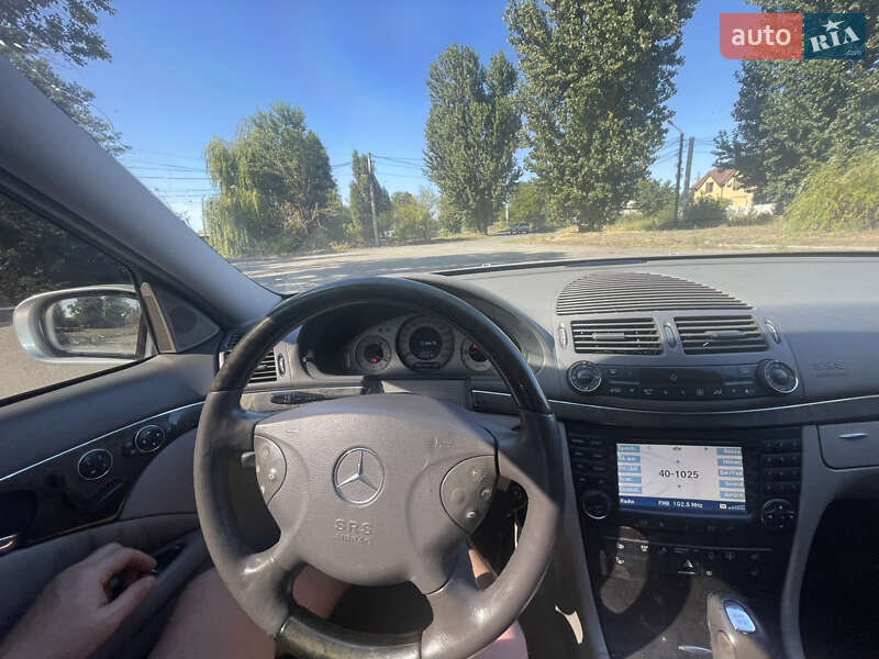 Седан Mercedes-Benz E-Class 2003 в Дніпрі