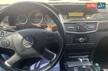 Седан Mercedes-Benz E-Class 2011 в 
