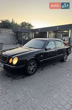 Седан Mercedes-Benz E-Class 1999 в Запоріжжі