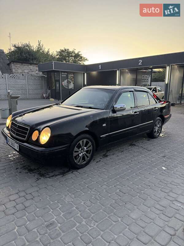 Mercedes-Benz E-Class 1999