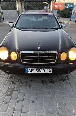 Седан Mercedes-Benz E-Class 1999 в  фото 7 Седан Mercedes-Benz E-Class 1999 в