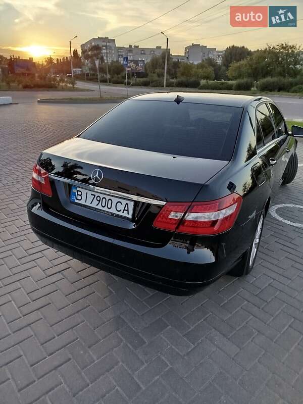 Седан Mercedes-Benz E-Class 2012 в Горишних Плавнях