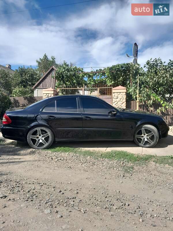 Седан Mercedes-Benz E-Class 2003 в Веселинове