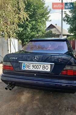 Седан Mercedes-Benz E-Class 1995 в 