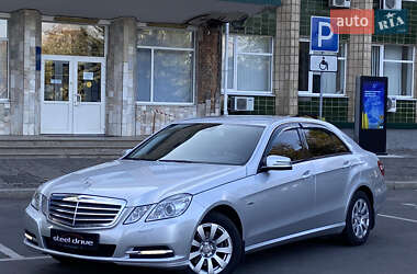 Седан Mercedes-Benz E-Class 2010 в Николаеве