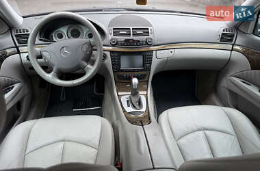 Седан Mercedes-Benz E-Class 2004 в 