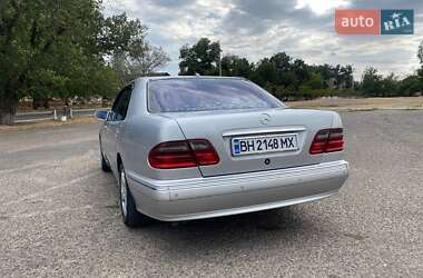 Седан Mercedes-Benz E-Class 2001 в 