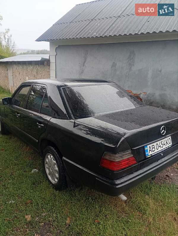Хетчбек Mercedes-Benz E-Class 1986 в Могилів-Подільському