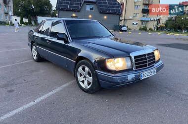 Седан Mercedes-Benz E-Class 1987 в Тячеве