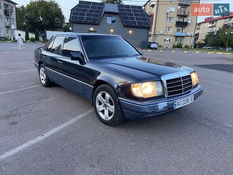 Mercedes-Benz E-Class 1987