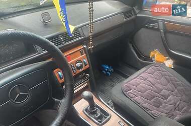 Седан Mercedes-Benz E-Class 1995 в Хмільнику