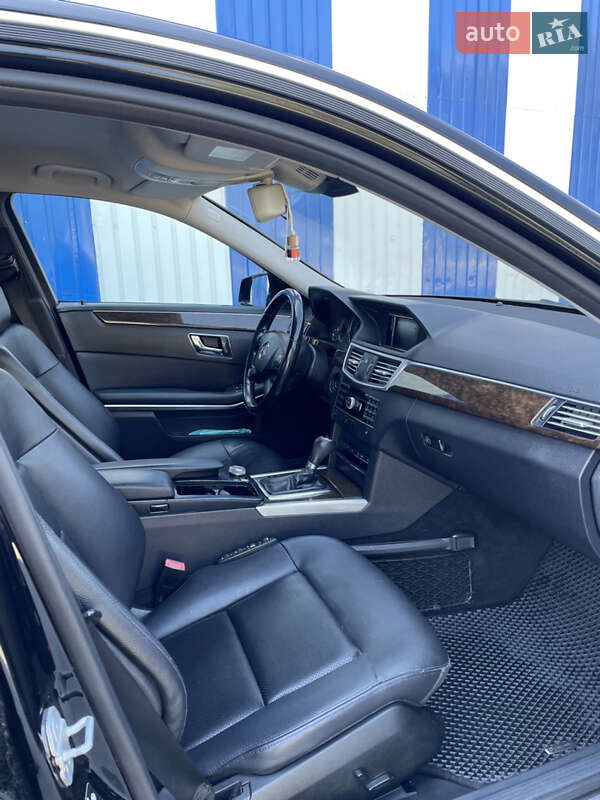 Седан Mercedes-Benz E-Class 2011 в Одессе