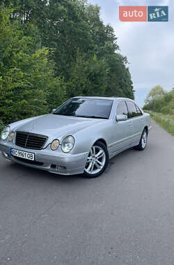 Седан Mercedes-Benz E-Class 2001 в Сокале