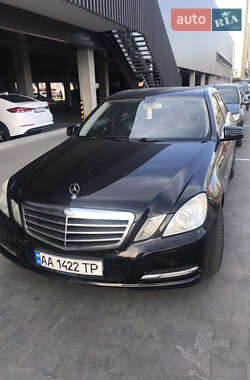 Седан Mercedes-Benz E-Class 2012 в Киеве
