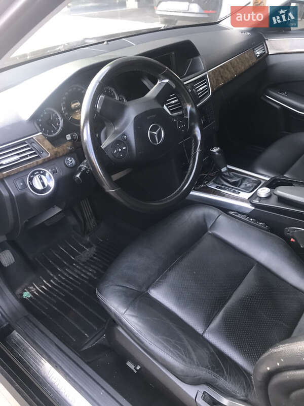 Седан Mercedes-Benz E-Class 2012 в Києві