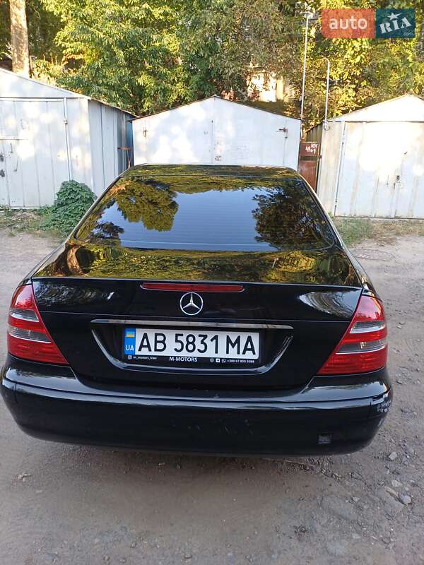 Седан Mercedes-Benz E-Class 2004 в Виннице