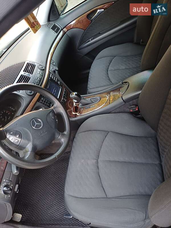Седан Mercedes-Benz E-Class 2004 в Виннице