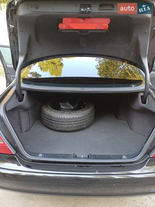 Седан Mercedes-Benz E-Class 2004 в Виннице