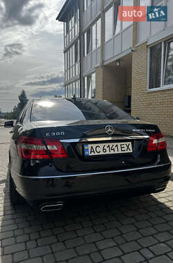 Седан Mercedes-Benz E-Class 2012 в 