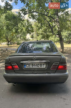 Седан Mercedes-Benz E-Class 1997 в 