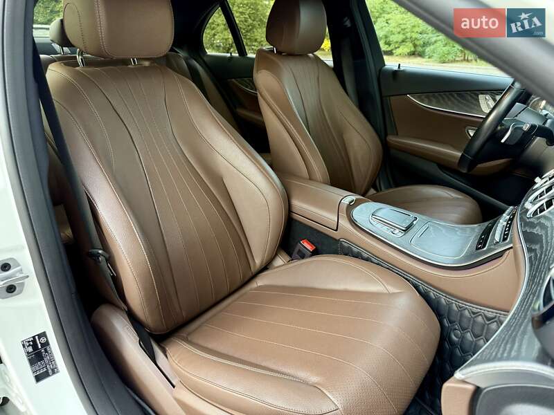 Седан Mercedes-Benz E-Class 2020 в Днепре