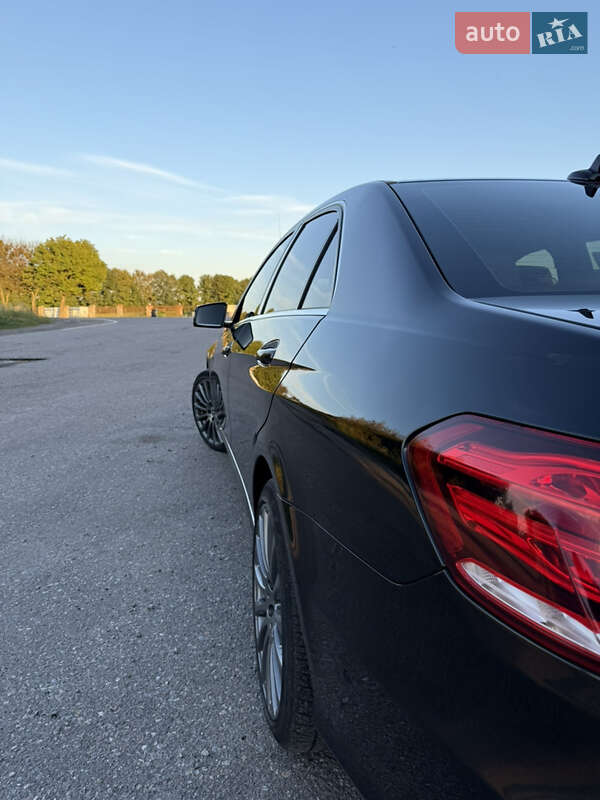 Седан Mercedes-Benz E-Class 2015 в Львове