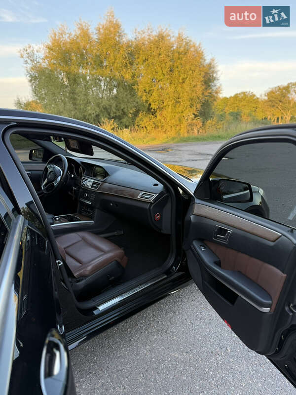 Седан Mercedes-Benz E-Class 2015 в Львове