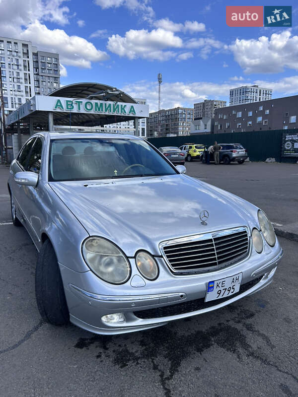 Седан Mercedes-Benz E-Class 2003 в Киеве