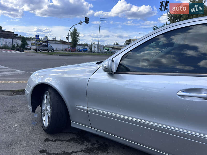Седан Mercedes-Benz E-Class 2003 в Киеве