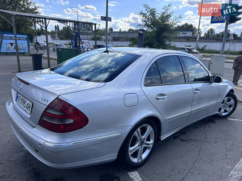 Седан Mercedes-Benz E-Class 2003 в Киеве