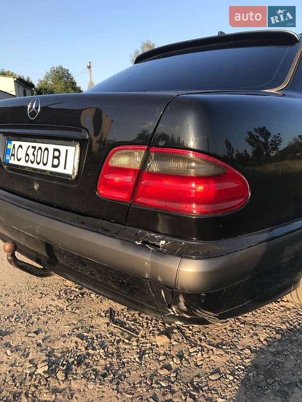 Седан Mercedes-Benz E-Class 2000 в Ковелі