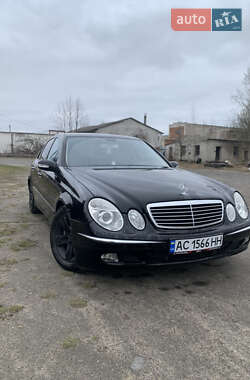 Седан Mercedes-Benz E-Class 2002 в Камне-Каширском