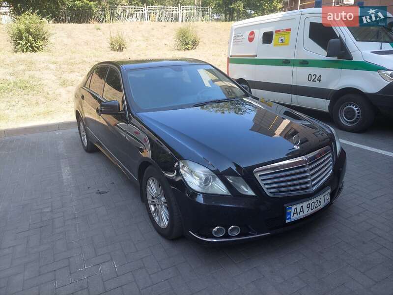 Mercedes-Benz E-Class 2010
