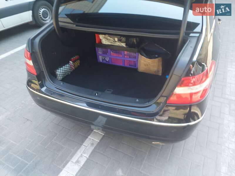 Седан Mercedes-Benz E-Class 2010 в Запорожье