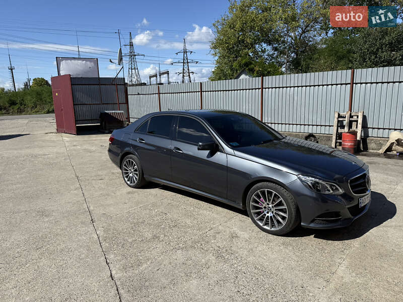 Седан Mercedes-Benz E-Class 2013 в Ужгороде