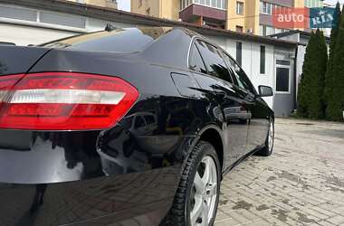 Седан Mercedes-Benz E-Class 2011 в 