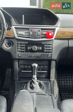 Седан Mercedes-Benz E-Class 2011 в 