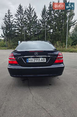 Седан Mercedes-Benz E-Class 2003 в 