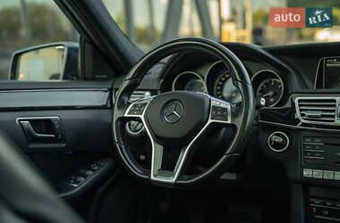Седан Mercedes-Benz E-Class 2015 в 