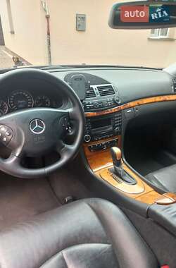 Седан Mercedes-Benz E-Class 2002 в 