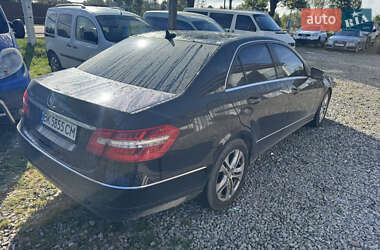 Седан Mercedes-Benz E-Class 2011 в 