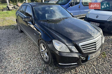Седан Mercedes-Benz E-Class 2011 в 
