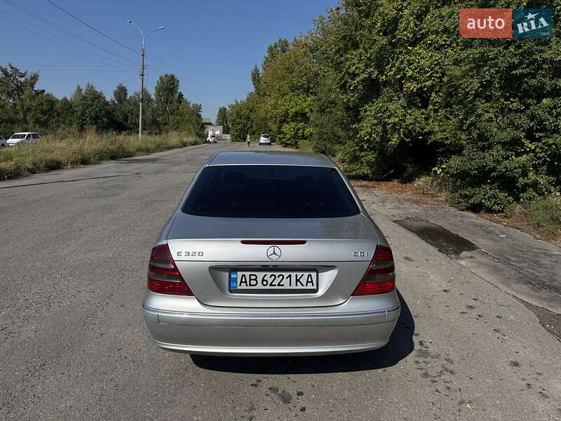 Седан Mercedes-Benz E-Class 2005 в Хмельницькому