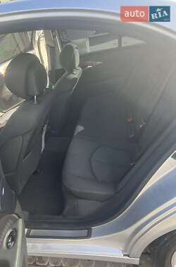 Седан Mercedes-Benz E-Class 2005 в  фото 7 Седан Mercedes-Benz E-Class 2005 в